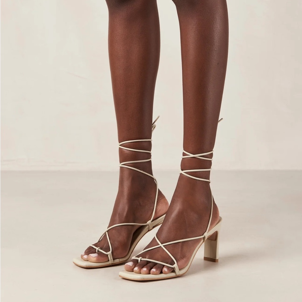 ALOHAS Bellini Ivory Heels - 37